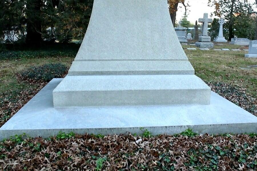 How to Apply for a Free Government Headstone for a Veteran in Kansas